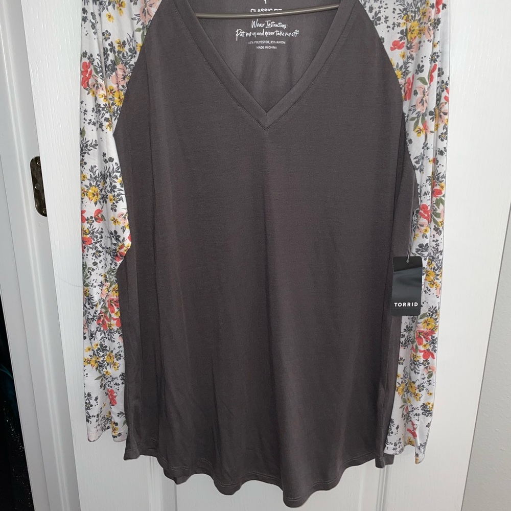 NWT Torrid Long sleeve raglan size 1 (14/16)